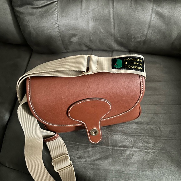 Dooney & Bourke Tan Leather Crossbody Bag with Adjustable Strapl - Picture 10 of 12
